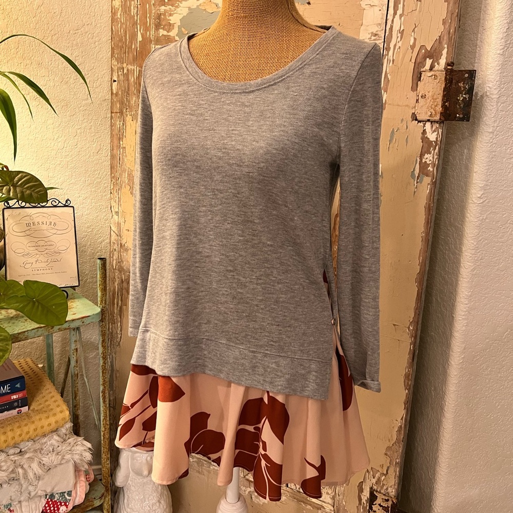 Anthropologie Long Sleeve Gray Tunic size Small